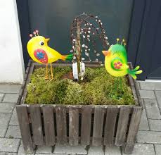 Fruhling Im Vorgarten Blumenkasten Ikea Action Lovebird Vorgarten Blumenkasten Fruhling