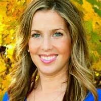 Jaqueline Smith's Instagram, Twitter & Facebook