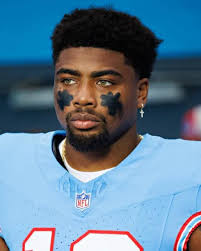 Who returns next year for the Tennessee Titans?