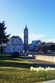 Barletta is located in the northern part of the puglia region, right on the adriatic coast. Barletta Typisch Italienisches Mittelmeerstadtchen Barletta Hat Eine Burg Meer Eine Traditionelle Altstadt Und E Apulien Urlaub Sehenswurdigkeiten Altstadt