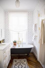 Black And White Modern Farmhouse Bathroom Pin On Diy Bathrooms