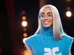 He represented france in the eurovision song contest 2019 in israel with the song roi after scoring 200 points in the final of destination eurovision. Le Chanteur Franco Marocain Bilal Hassani Sort Son Autobiographie