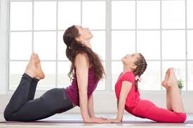 Yoga para niños: 5 poses que los niños disfrutarán – Como hacer yoga en  casa paso a paso