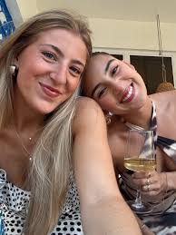 Female Roommate Wanted in Jacksonville Area