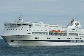 بفضل المنافسة الإيطالية لـ كوماناف المغاربة يفضلون العودة بحرا إلى أرض الوطن