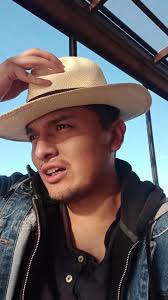 Aro Aro Aro Aro Ayer Pasé Por Tu Casa Le Di Una Vuelta Al Rancho Pensando  Que Era Vos Le Di Un Beso Al Chancho Yei