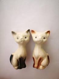 Complete tyke's learning, then rufus will raise the chicken plinth. Kucing Black White Pepper Shakers Kitchen Appliances On Carousell