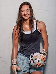 Just married (recién casadas), mrs. Christiane Endler Goalkeeper Chile Women S National Team Futbol Femenino Seleccion Chilena De Futbol Futbol Femenil