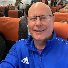 Looking for someone that does outside painting 😊