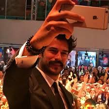 Burak Ozcivit Selfie Eshgh Burak Ozcivit Selfie