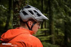 Брюс уиллис, ричард гир, сидни пуатье и др. Lazer Jackal Neuer Mtb Helm Mit Mips System Und Zahlreichen Features Velomotion