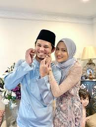 Hanis zalikha, cakenis, hanis zalikha dan hairul azreen, hanis zalikha masak, hanis these are compilations of snippets of walimatulurus hanis zalikha & hairul azreen which was on air. Masa Hairul Propose You Live Kat Tv I Thought You Nak Reject Him Netizen Berita Kopak Cc