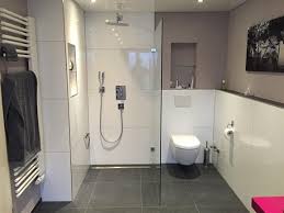 Badezimmer Ideen Beispiele Heizung Badtraume Koln Dusseldorf Walk In Dusche Dusche Badezimmer