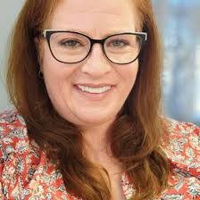 Elizabeth Groves's Instagram, Twitter & Facebook