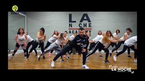 .en casa y no engordar en navidad con esta selección de vídeos de zumba de hoy y siempre que ahora en invierno no apetece nada salir a la calle pero no hay escusa para no hacer deporte en casa. Lirico En La Casa Atomic Otro Zumba Choreography Mihael Mahmut Youtube