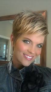 A pixie haircut is a simple way to make your looks sharper and brighter. Short Hairstyles For Women Over 50 Fine Hair Hairstyles For Fine Thin Hair Coiffures Courtes Modernes Cheveux Courts Meches Coupe De Cheveux Courte