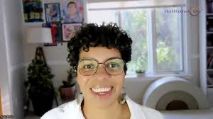 Get ready to celebrate🎉! Mark your calendars for the launch of Community  Doula Week with our Instagram live event🤩! On March 29, tune in to our  @communitydoulaweek page to catch our Digital