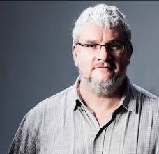 Jacques Stander, wat fotograaf by Huisgenoot was het vandag sy stryd met  Covid verloor. Jacques was by Huisgenoot in Kaapstad en was een van die  laaste fotograwe in diens van Hiisgenoot tot