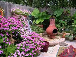 Gestalten Sie Schonen Garten Bunte Blumen Bluten Dekoration Zaun Garten Traumgarten Garten Landschaftsbau