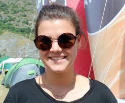 Nackter Mann im Zelt»