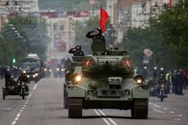 Акт о безоговорочной капитуляции германии был подписан в 22:43 по немецкому времени, однако в москве это уже была полночь следующего дня. V Centre Moskvy Vvedut Ogranicheniya Dlya Podgotovki K Paradu Pobedy Rossijskaya Gazeta