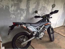 Klx pink hitam, stiker klx pink hitam, klx pink modif, decal dtracker pink, decal klx bf pink, decal klx warna biru, klx 150, stiker klx keren stiker motor kawasaki klx 150 warna merah prostiker com 04 06 2019aa semua motif design stiker motor prostiker com siap untuk diproduksi 2 3 hari proses. Kawasaki Klx 150 Bf Se 201 Hitam Anugerah Motor