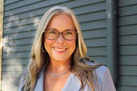 Dr. Lynn Luna Jones, Psychologist, Chagrin Falls, OH, 44023