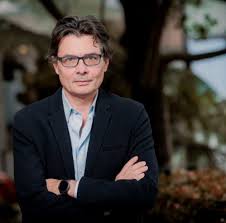 Tuvieron como eje del diálogo la peor parte, el más reciente libro del español. Alejandro Gaviria Historias De Vida