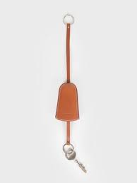 A P C Porte Clefs Theo Noisette Antic Boutik Porte Clef Accessoires Portes