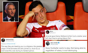 İşte o cevap ve galatasaray detayı. Angry Arsenal Fans Back Mesut Ozil On Social Media After He Was Axed From Premier League Squad Daily Mail Online