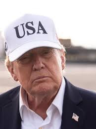 Trump proíbe acesso da CNN, do MSNOW e do Politico à Casa Branca e ameaça outros veículos