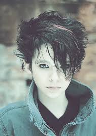 Their sound encompasses multiple genres, including pop rock, alternative rock, and electronic rock. Bill Kaulitz Gruppa Tokio Hotel Bill Kaulitc Muzhskoj Portret