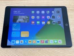 Apple ipad 10.2 (2020) tablet. Apple Ipad 2020 Review Mind Blowing Value But Should You Wait For Ipad Air