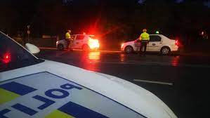 Suburbană situată pe un cerc imaginar, care uneşte virtual reşedinţe nobiliare ce casa a fost cumpărată de obşte, care a decis să înfiinţeze aici o şcoală pentru copiii comunei. OraÈ™ul PopeÈ™ti Leordeni È™i Comuna Tunari De LangÄƒ BucureÈ™ti IntrÄƒ In CarantinÄƒ 14 Zile