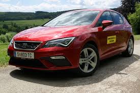Leon je pro seat nejdůležitějším modelem a míří přímo proti lídrovi českého trhu. Seat Leon 1 4 Tsi Fr Fast Lane Im Test Autotests Autowelt Motorline Cc