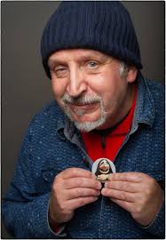 Should I upgrade to the Nikon Z6 or stick with the D800?