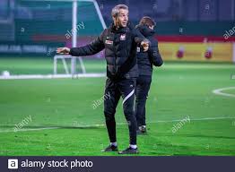 Paulo manuel carvalho de sousa (født 30. Warschau Polen Marz 2021 26th Paulo Sousa C Trainer Aus Polen Und Seine Mitarbeiter Sind In Aktion Wahrend Der Offiziellen Trainingseinheit Der Polnischen Fussballnationalmannschaft Vor Der Fifa Fussball Weltmeisterschaft Katar 2022