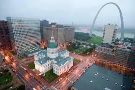 The Gateway Arch In St Louis Is The Tallest Man Made Monument In America And The Tallest Arch In The World Gateway Arch City Places To Go