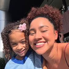 Meu lugar favorito no mundo é ser seu colo ♥️ Ps.: ultima foto é ele depois  de eu dizer que ele vai dormir mais que 2 horas KKKKK