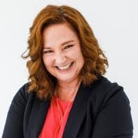 Elizabeth Robello's Instagram, Twitter & Facebook