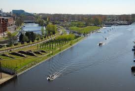 Wer es rasant liebt, der brettert aut zwei kufen im schinkelspark. Park Schinkel Islands
