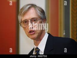 John Mather, the 2006 Nobel Laureate in Physics, speaks to an audience  about his work