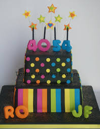 Bizcocho De Cumpleaños Para Hombres Modernos Para 2 Mitad Mujer Y Mitad Hombre Tortas Para Hombres Tortas De Cumpleanos Ideas De Pastel De Cumpleanos