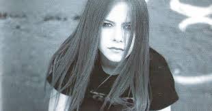 By the age of 15, she had appeared on stage with shania twain; Dvd Avril Lavigne My World