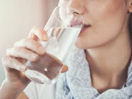 When that happens, you are at risk of developing bladder and colorectal cancers drinking too much water can also lead to swelling of the lips, hands, and feet. Drinking While Standing To Gulping It Down Too Soon Top 5 Water Drinking Mistakes You Are Committing Too Often The Times Of India