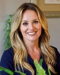 Ashley Konnagan's Instagram, Twitter & Facebook