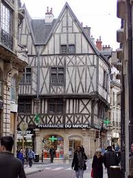 Epingle Par Rhian Non Sur France Bourgogne France Ville France Paysage De Bourgogne