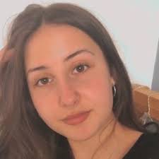 Sadie Hills's Instagram, Twitter & Facebook