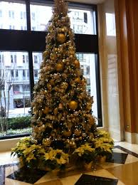 Gold Christmas Tree In Office Building Lobby Gold Christmas Tree Office Christmas Christmas Mantels