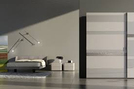 Qui il parquet trattato con sbiancatura, chiaro e luminoso, sposa il blu celeste della parete di testata. Camere Da Letto Contemporanee Adiemmedesign